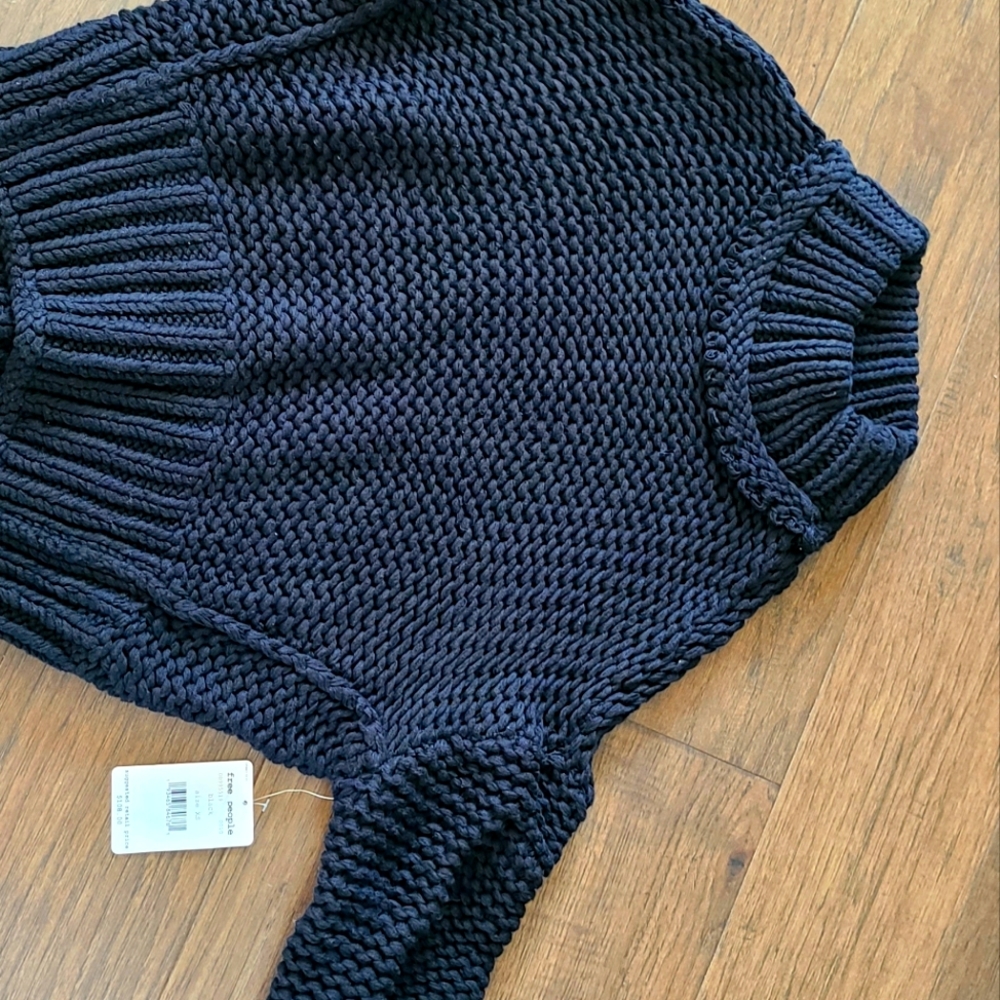 New with tags FREE PEOPLE SWEATER